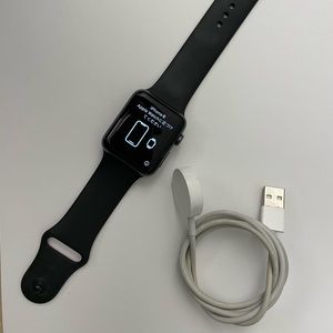 Apple Watch Series 3 42mm Aluminum GPS
